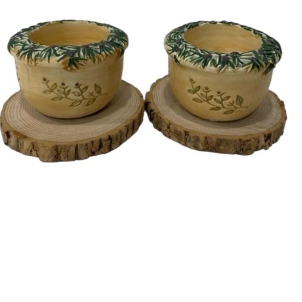 Set of 2 Yankee Candle Exclusive Ceramic Tea Light Holder with Leaf-Berry Design